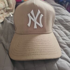 New Era Tan and Black 9FORTY Baseball Cap